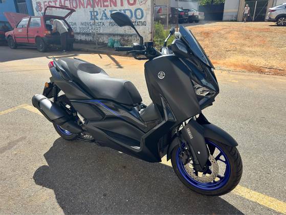 YAMAHA XMAX 300 CONNECTED ABS YAMAHA XMAX 300 CONNECTED ABS